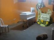 Presta su casa para velar cuerpo pero familia del difunto lo abandona