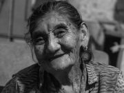 UPAO inaugura “Miradas que Inspiran” para visibilizar vulnerabilidad en adultos mayores