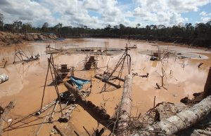 Congreso amplía el Reinfo hasta 2026 pese a críticas por minería ilegal