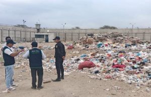 Investigan acumulación de desechos en el penal de Piura