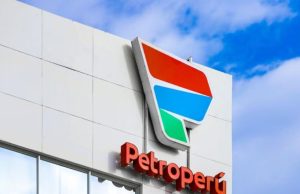 Talara: Miles de trabajadores despedidos ante crisis de Petroperú