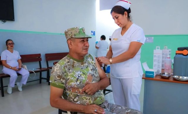 Vacuna contra el dengue