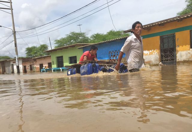 piura-bajo-agua-lluvias