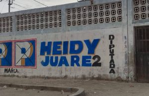 Piura: Congresista Heidy Juárez habría pintado paredes de propiedad estatal
