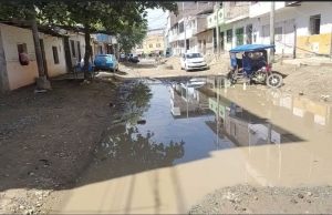 Obras paralizadas y calles inundadas generan reclamos en Pachitea