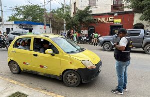 Tras operativo, multan de S/ 5 500 a taxis informales en Piura