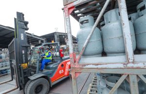 Gobierno asegura abastecimiento de GLP y gasolina en medio de emergencia