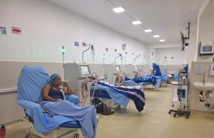 Centro de diálisis suspenderá hemodiálisis por deuda de EsSalud