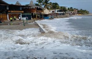 Talara cierra puertos y caletas por oleajes anómalos