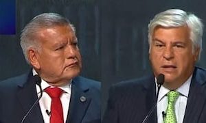 Acuña anuncia acción legal contra Fernando Olivera por difamación en debate presidencial