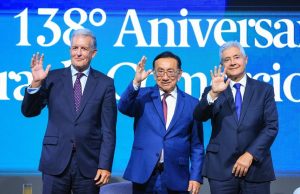 Cuestionan a presidente por afirmaciones sobre judíos y Segunda Guerra Mundial