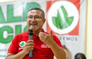 Atencio apuesta por salud gratuita y reformas radicales para llegar al sillón presidencial