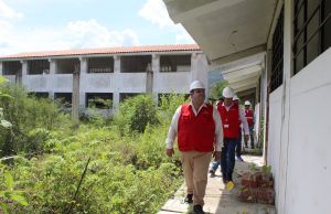 Más de 200 escolares estudian en condiciones inadecuadas por obra paralizada