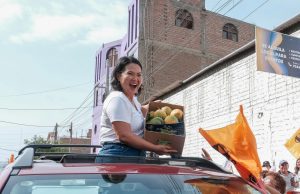 Keiko Fujimori apunta al voto agrario con promesas para Piura