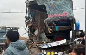 Tragedia en Sullana: choque de bus y camión deja víctimas y heridos