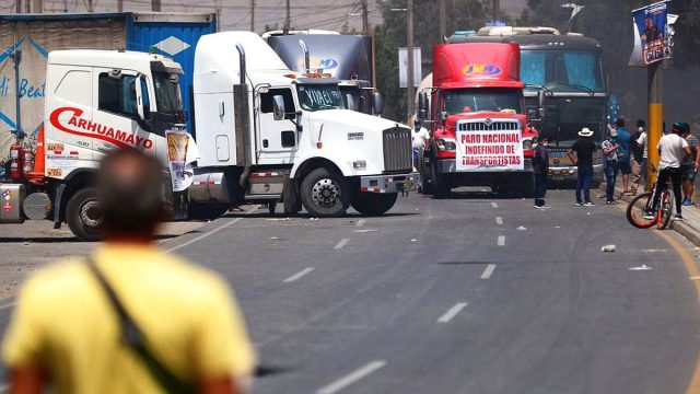 Paro-de-transportistas-Peru