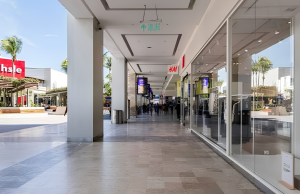 Piura: hallan a hombre sin vida en baño de centro comercial
