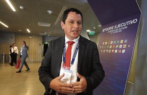 Fiscalía investiga presunta corrupción en el Gore en gestión de Servando García