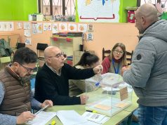 Peruanos en Andalucía votan con mesas instaladas al 100 %
