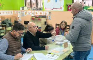 Peruanos en Andalucía votan con mesas instaladas al 100 %