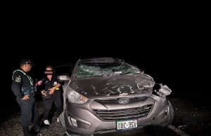 Volcadura de camioneta deja tres heridos en la Panamericana
