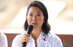 Keiko Fujimori pide serenidad mientras avanza el conteo oficial