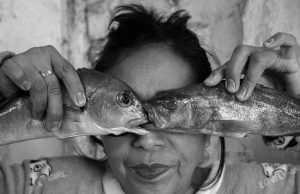Arte y crítica social se unen en exposición fotográfica inaugurada en Sullana