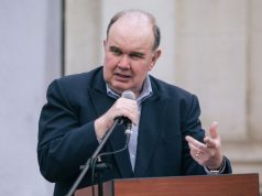 JNE evaluará pedido de López Aliaga para no asumir como senador