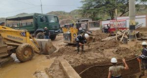 El Ministerio de Defensa pone a disposición a las FF. AA. para descolmatar los ríos en Piura