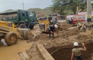 El Ministerio de Defensa pone a disposición a las FF. AA. para descolmatar los ríos en Piura